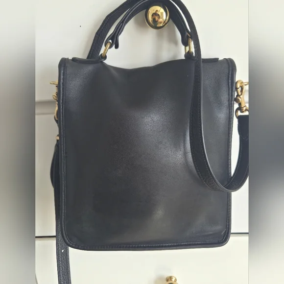 Coach Purse -Large Black Shoulder Pouch/Station Bag Y2K - Picture 4 of 6